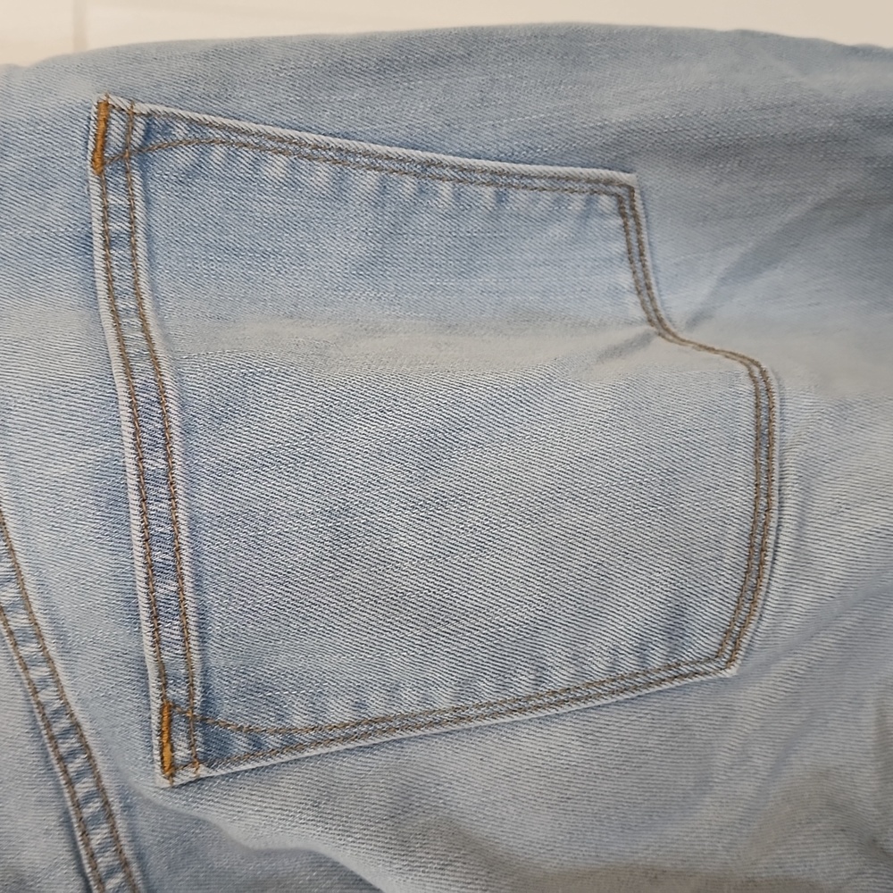 J. CREW Stretch Light Wash Denim. Style C6022. Size 29. - Picture 5 of 7